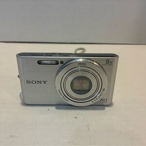 SONY Cyber-shot DSC-W830 Silver Digital Camera with Charger.